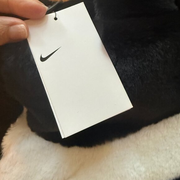 NWT Unisex. Nike Faux Fur Large Tote Bag - Picture 8 of 10